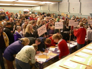 800px-2008_Wash_State_Democratic_Caucus_03